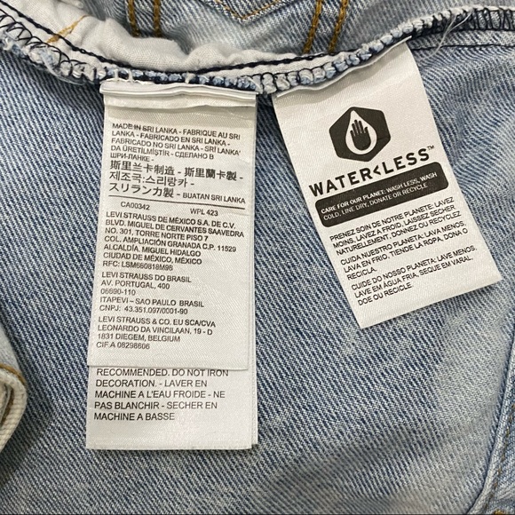 NWT Levi's Womens Ex Boyfriend Trucker Denim Jacket Floral Embroidered Size L - Picture 12 of 16